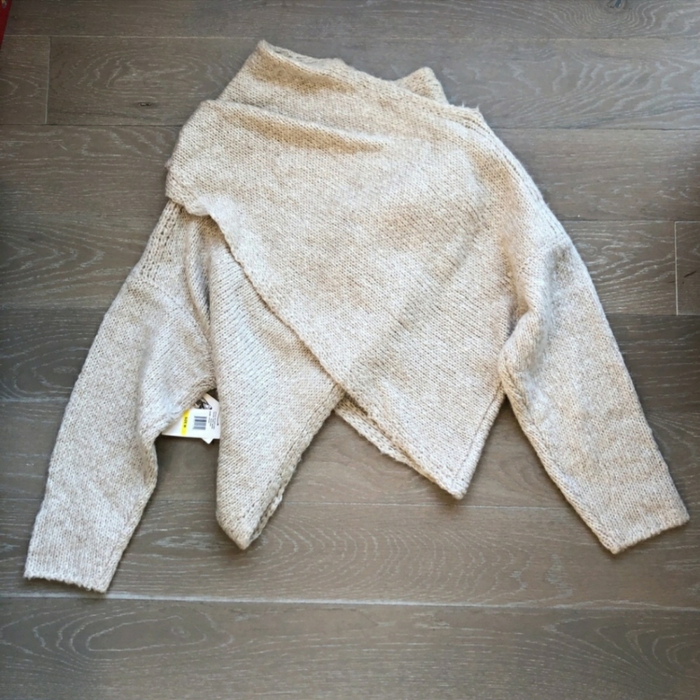 Jessica Simpson sweater